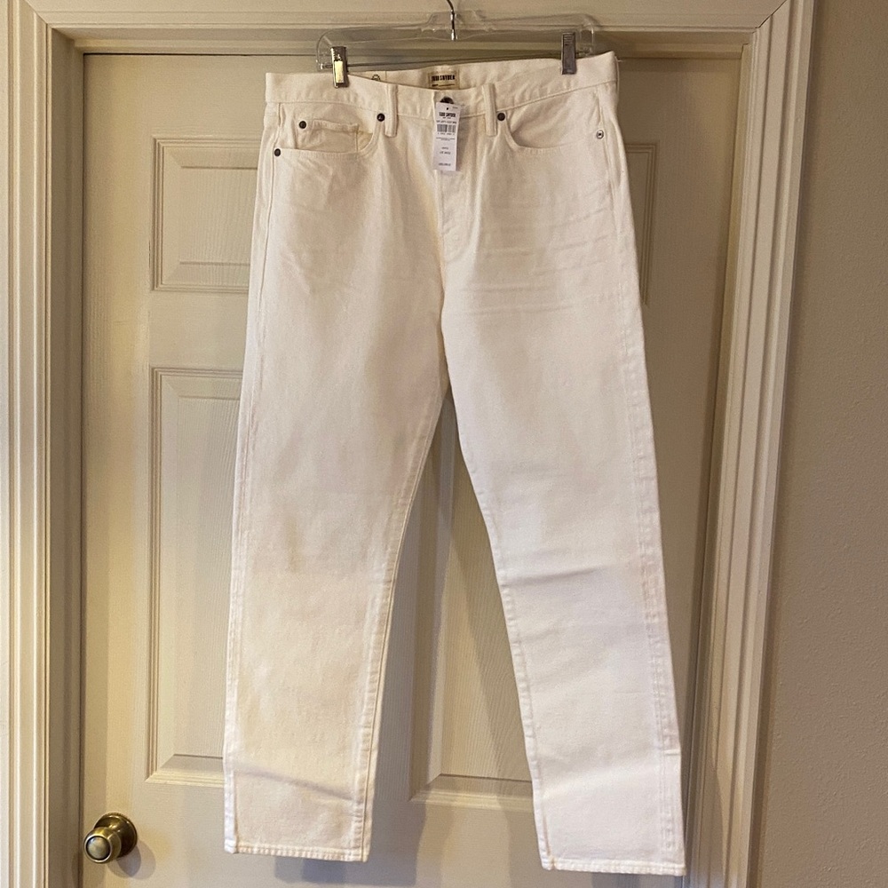 Todd Snyder Straight Fit Japanese Straight White Wash Jeans Sz 34/32.  NWT Box24